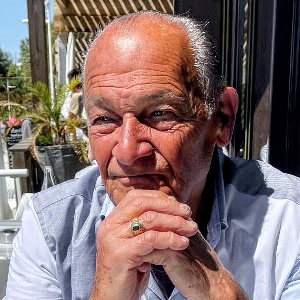 Jo, co-fondateur de Toque de Bon, en cuisine